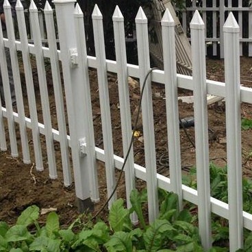 重庆贵州电厂围网草坪围栏塑钢护栏PVC护栏网项目部围栏伸缩围栏