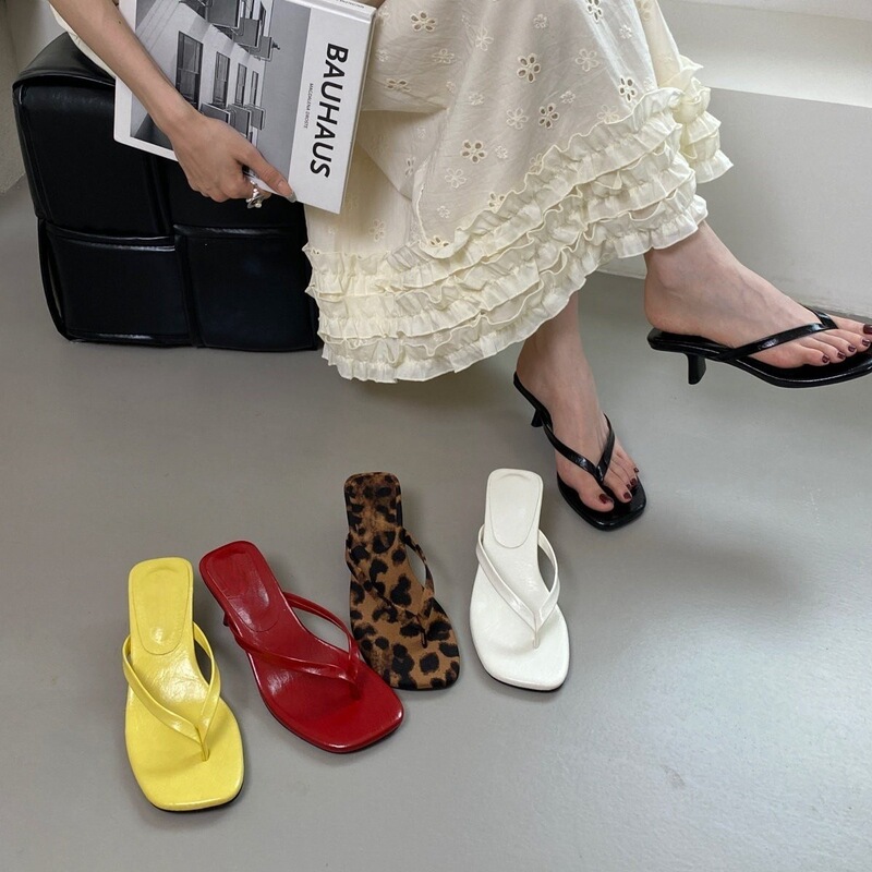 First Encounter of the Lazy Summer: Women's 2026 New Style Soft Sole Resort Casual Square-Toed Leopard Print Thong High-Heeled Sandals First Encounter of the Lazy Summer: Women's 2026 New Style Soft Sole Resort Casual Square-Toed Leopard Print Thong High-Heeled Sandals