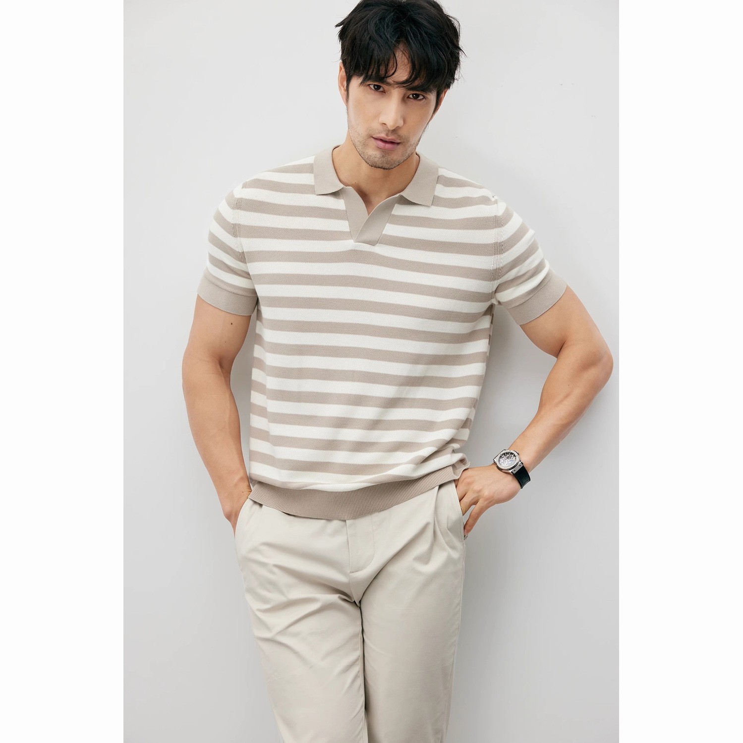 Verano nuevo hielo camisa de manga corta polo hombre camiseta de cuello en V revuelta delgada camiseta comercial comercio exterior al por mayor transfronterizo