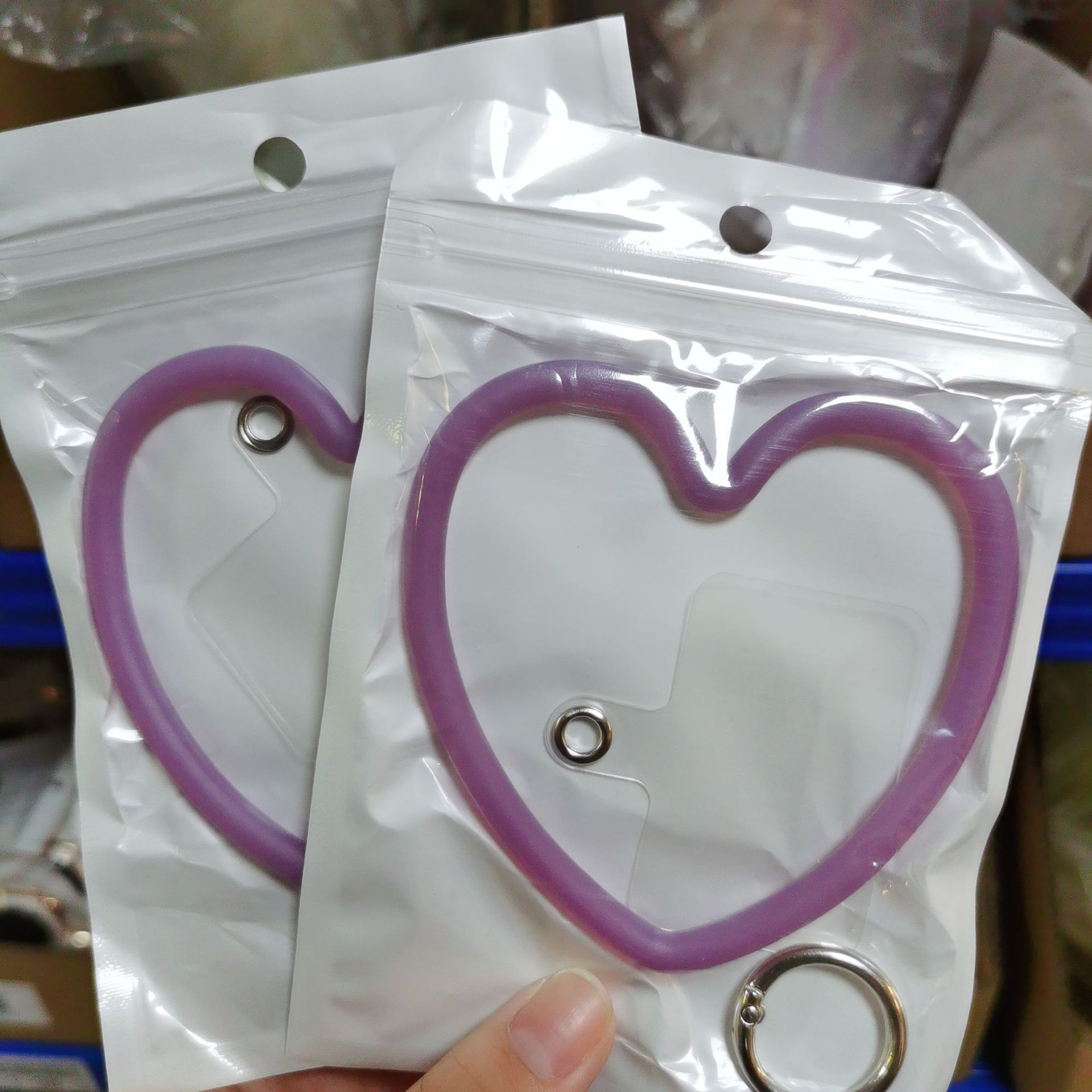 Nuevos productos personales de amor pulsera pulsera pulsera de silicona líquida para todos los accesorios de caso de teléfono móvil colgante cuerda de pérdida