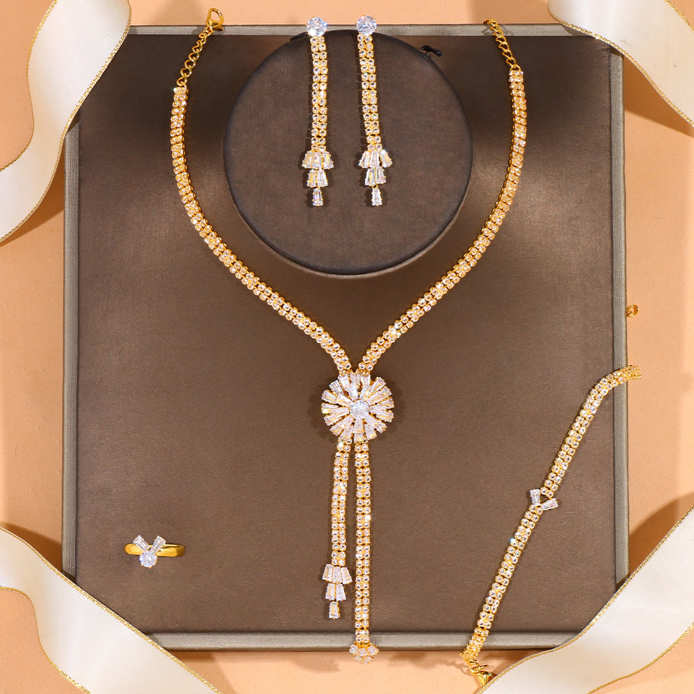 Set di collana da donna con zirconi floreali Set di gioielli da sposa di lusso leggeri_voghion.com