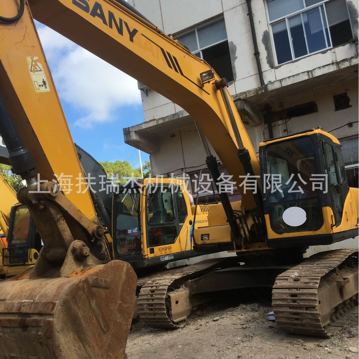 三一SANY215-8C挖掘机三一60三一75三一55三一85三一135挖土机