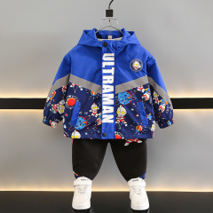 ウルトラマン服男の子コート春と秋の新型韓国風かっこいいおしゃれな子供の秋の服のファッションの赤ちゃん