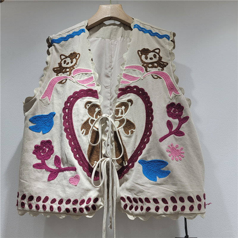 2026 primavera y verano nueva moda versátil cuello en V diseño de bordado de reducción de edad correa chaleco sin mangas mujeres image 1