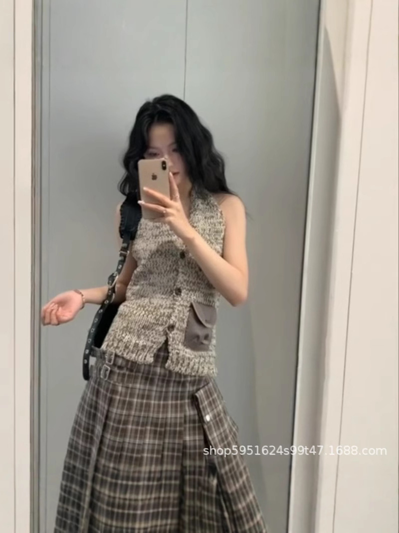 現物発送! Yy 25夏の新型レトロな首をかけて身を修めるニットのベストの上着の女性