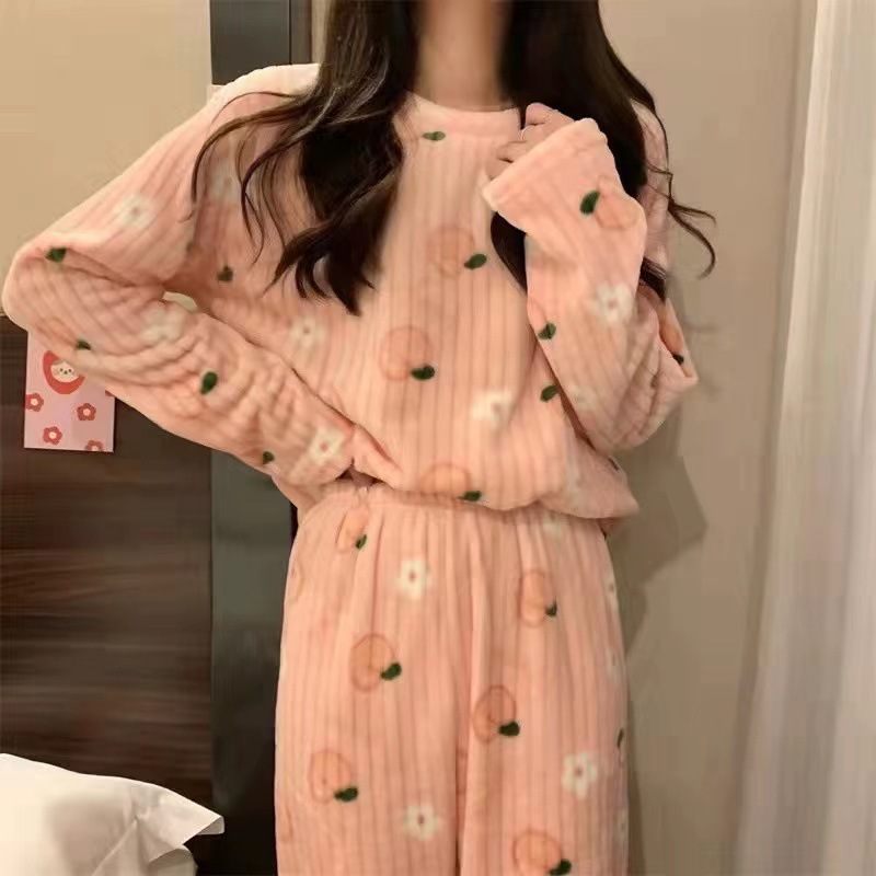 Crescent City Peach Little Fragrant Coral Velvet Pijama Mujer Invierno jacquard Shutton Velvet Espesar Butterfly Warm Set