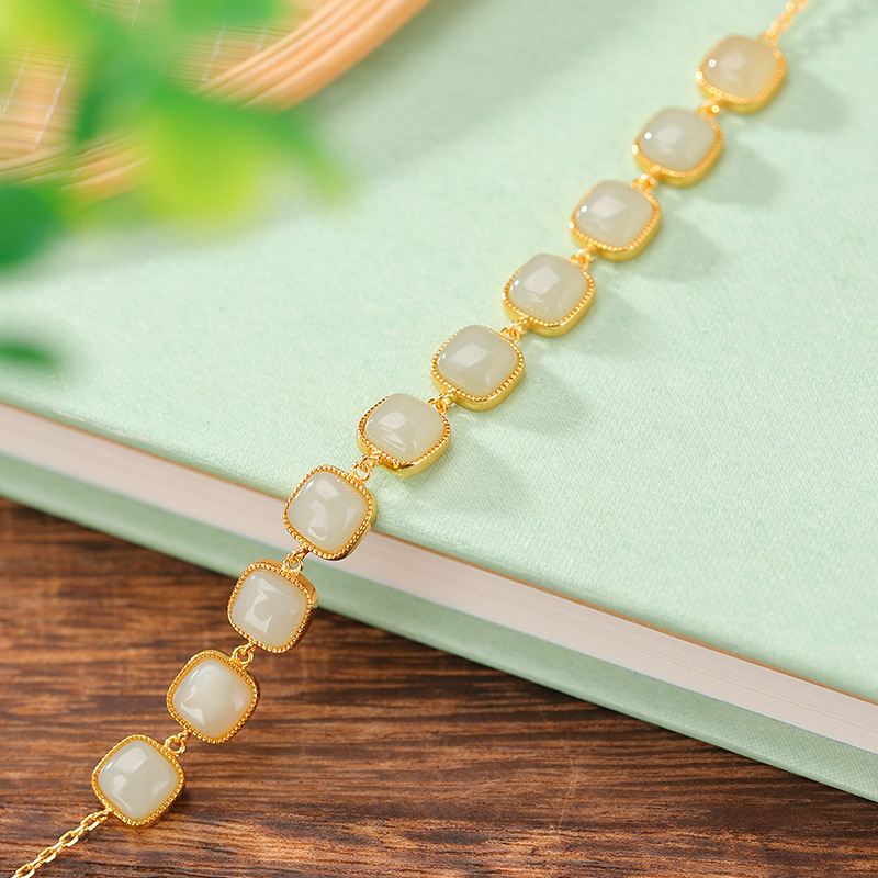 Vòng tay bạc S925 mạ vàng đính ngọc bích hình vuông phong cách cá tính — Một chiếc