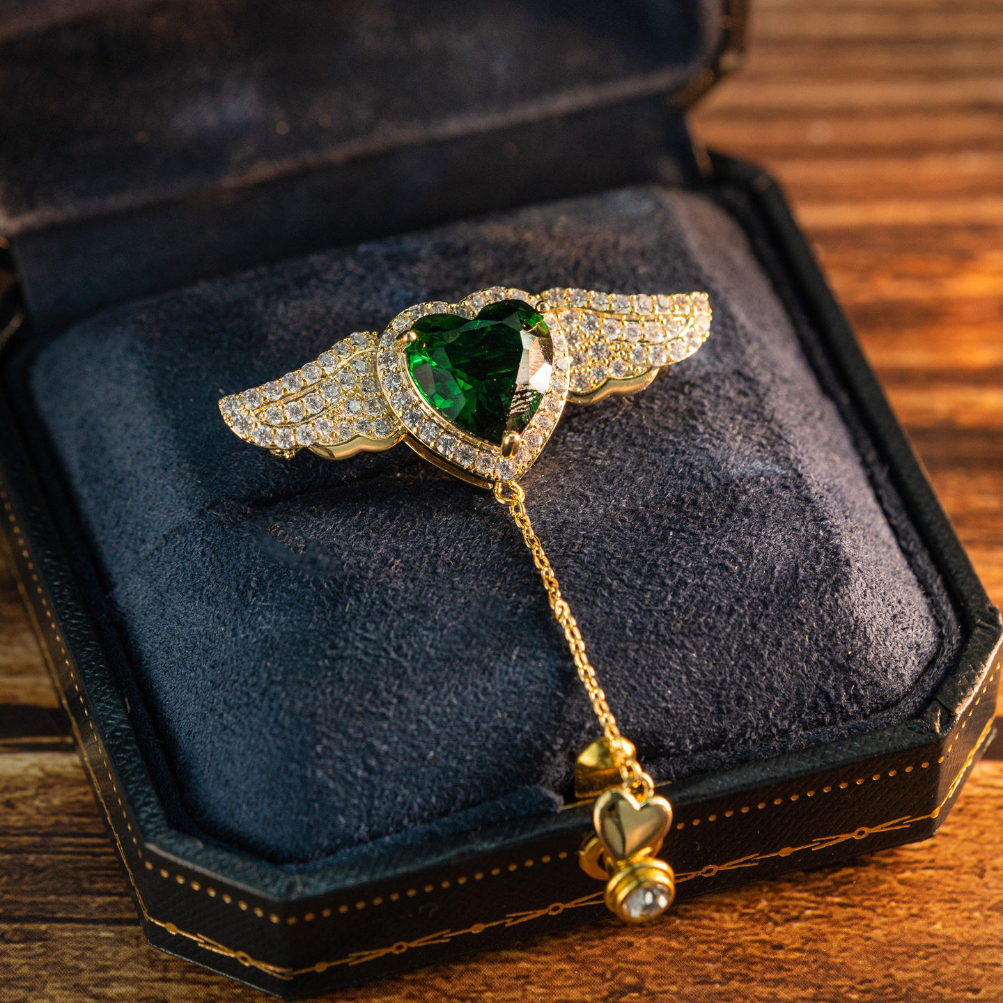 Xiliang concubina fresca verde amor ala temperamento de perla femenina moda estereoscópica abrigos accesorios broches al por mayor