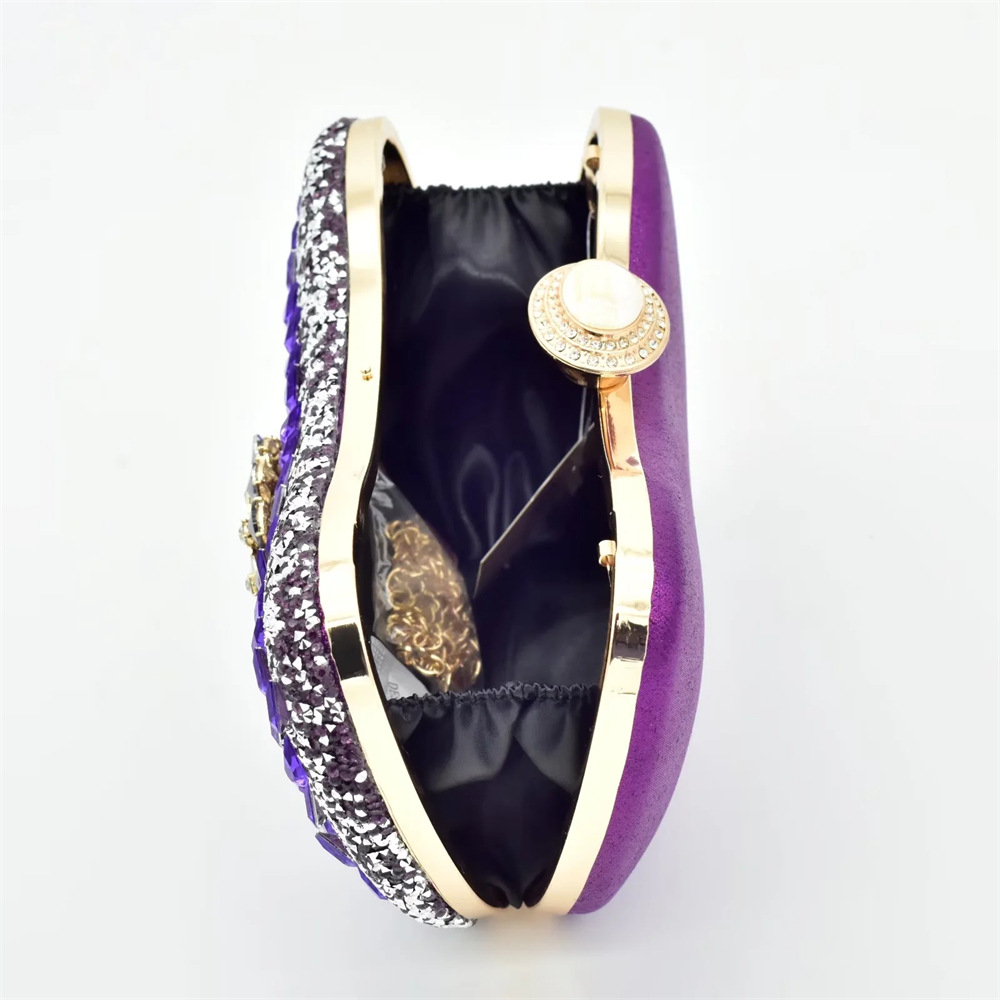 The party is paired with rhinestone round head fish mouth sandals and light hand bag set with large flash diamonds_voghion.com