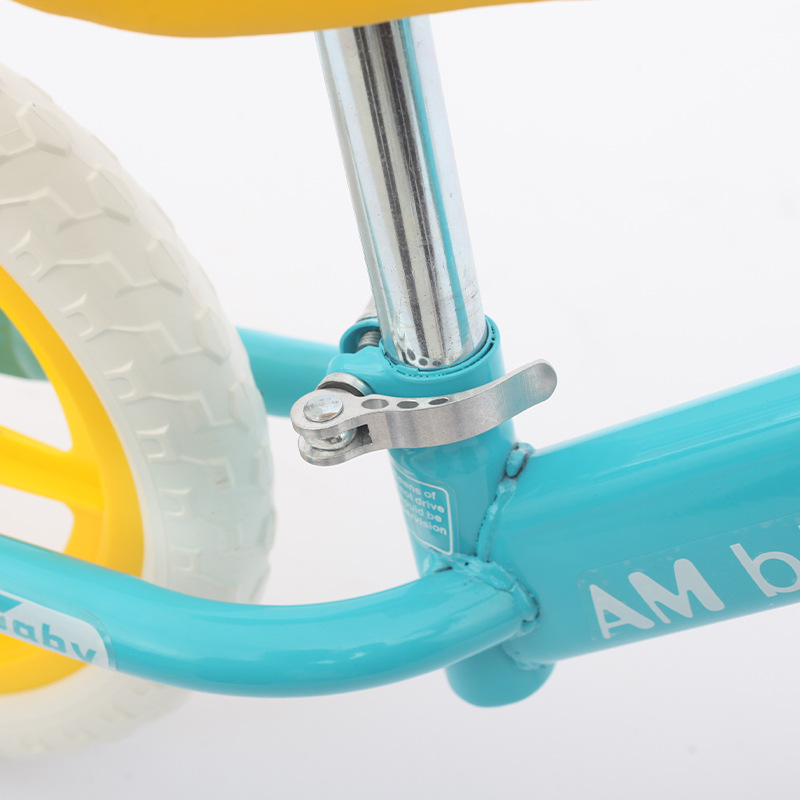 Al por mayor de acero de alto carbono de color para niños deslizando coche de equilibrio 3 - 8 años de edad clase de puzzle sin pedal amortiguador scooter bebé