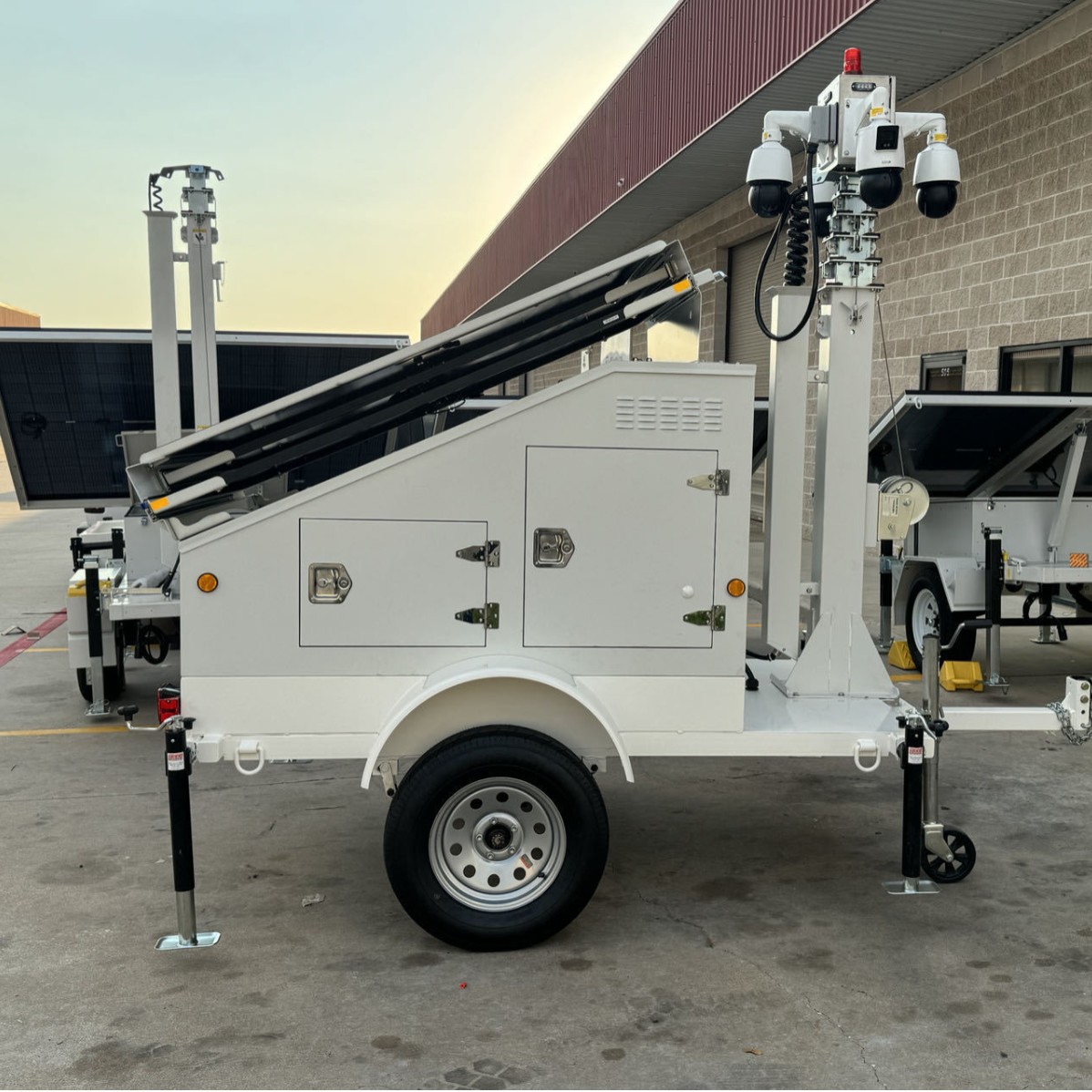 Outdoor Park Square Mall Mobile Lifting Solar Power CCTV Trailer Monitor Camera