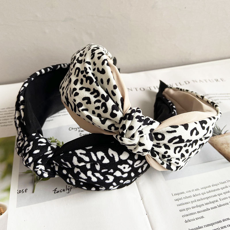 Women's Ig Style Retro Leopard Cloth Hair Band display picture 6