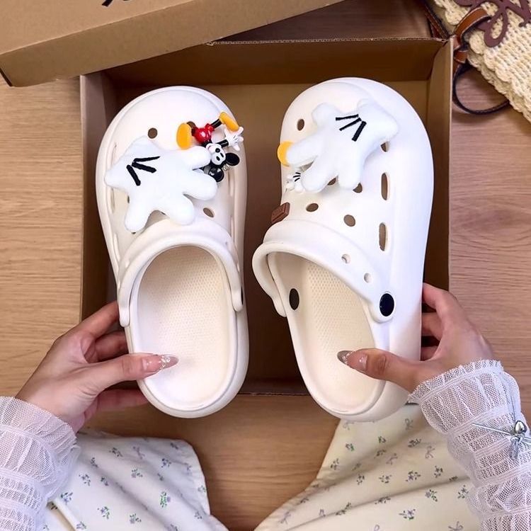 Mickey and Minnie 2026 New Style Clogs for Women, Outdoor Wear, Thick-Soled, Height-Increasing, Versatile, Non-Slip, Dual-Wear, Breathable, Closed-Toe Slippers