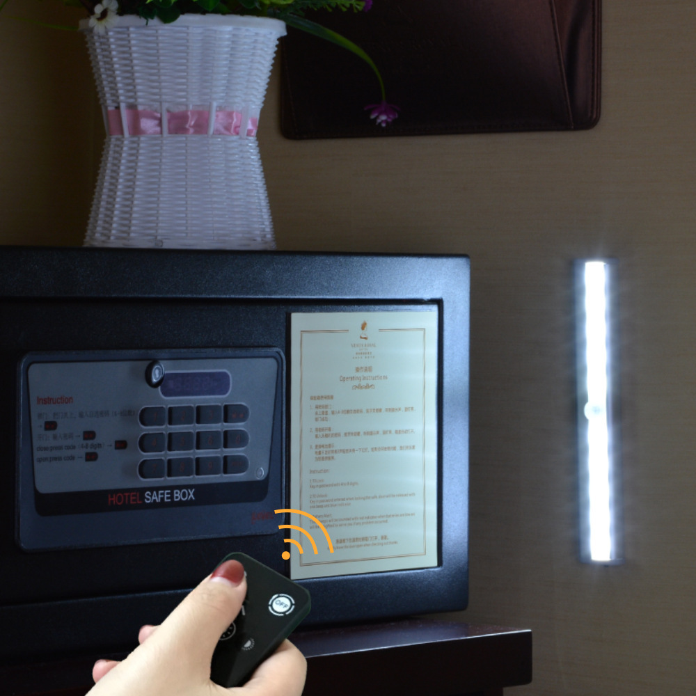 跨境源头工厂遥控铝条灯免布线磁吸衣柜橱柜灯现代简约遥控橱柜灯