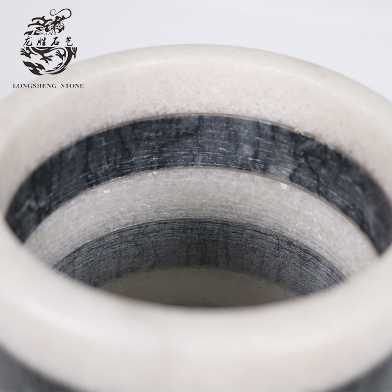 ����ֱ����Լ����ʯ��Ͱ����Ͱ�������ñ���Ͱ��