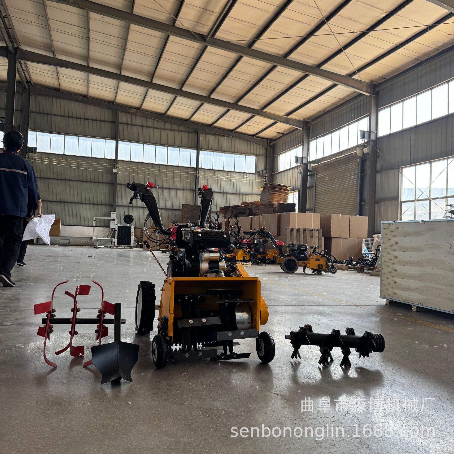 新型四驱除草机柴油大马力碎草灭茬机农用小型旋耕松土除草碎草机