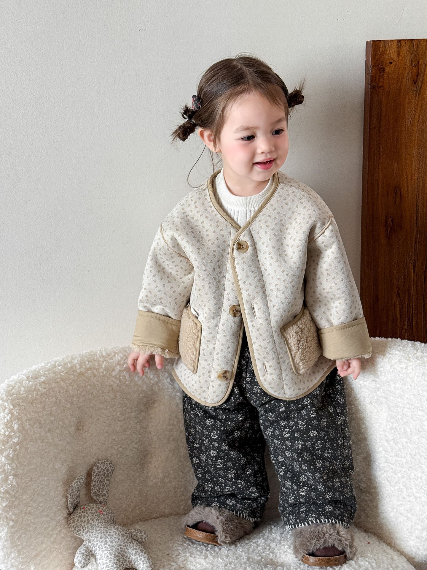 Sugar Pear ropa infantil ropa de algodón de niñas ropa de invierno 2025 nuevo estilo de cordero de aire extranjero doble cara ropa de algodón infantil ropa de bebé