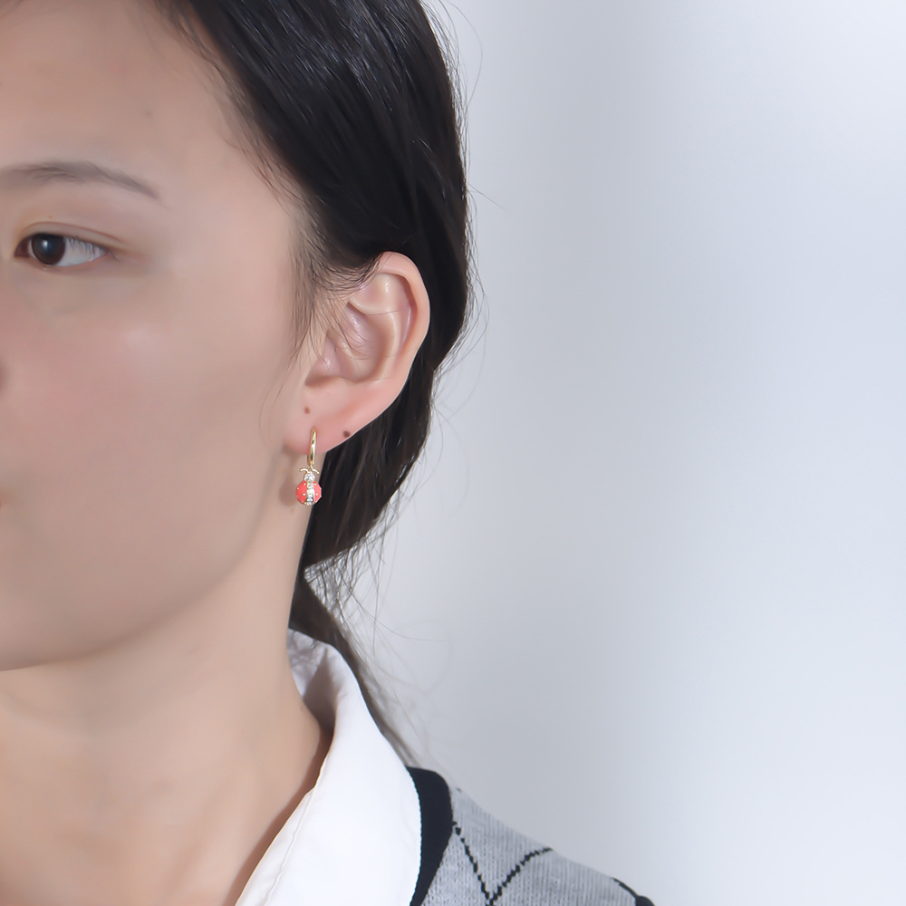 S925 plata esterlina lindo epoxi diamante incrustado mariquita pendientes hembra europeo y americano ins insecto pendientes de alta calidad