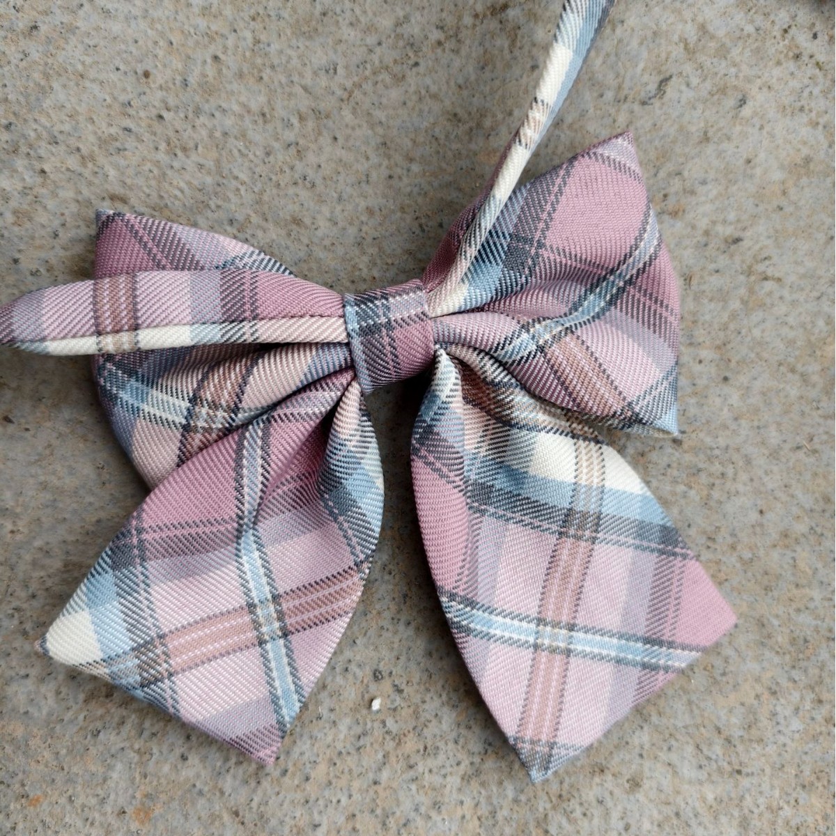 Bow tie