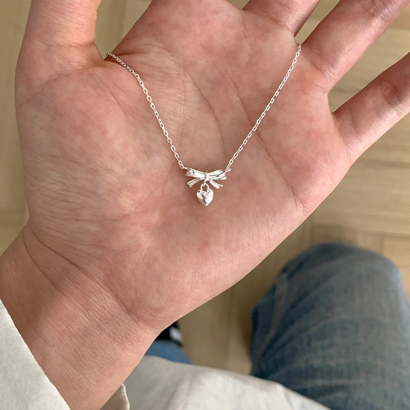 925 スターリングシルバーアクアマリン蝶ネックレス女性の非退色インニッチハイエンドライト高級鎖骨チェーンアクセサリー卸売|undefined