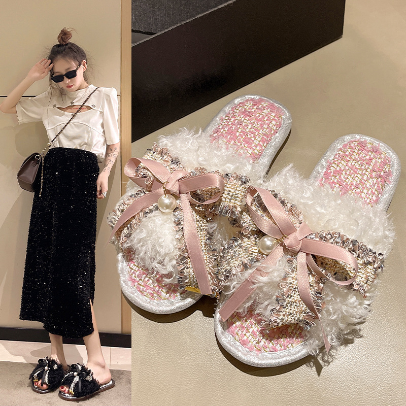 Designer style Chanel style curly hair fashion bow plush flip-flops can be worn outside flat fashion woolen slippers