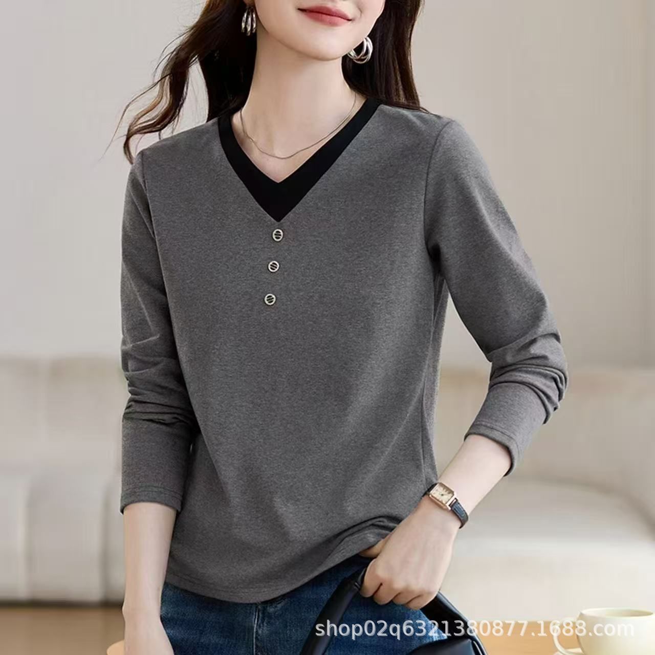 중년 어머니복 브이넥 긴팔 하의 셔츠 봄, 가을 신작 여성 다용도 단색 슬리밍 연령 감소 버튼 티셔츠 탑