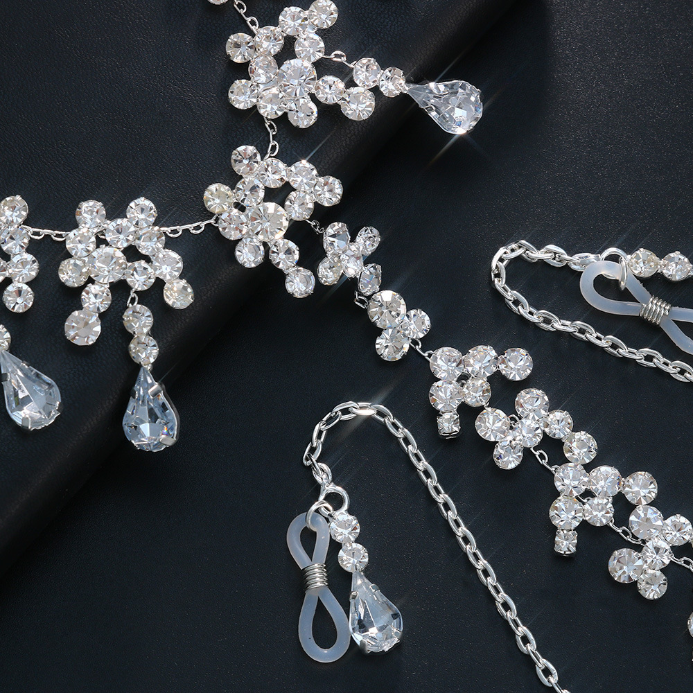 Cadena de pecho de diamantes de imitación de Venta caliente transfronteriza europea y americana sexy Halter gota de agua colgante Cadena de pecho accesorios cadena del cuerpo