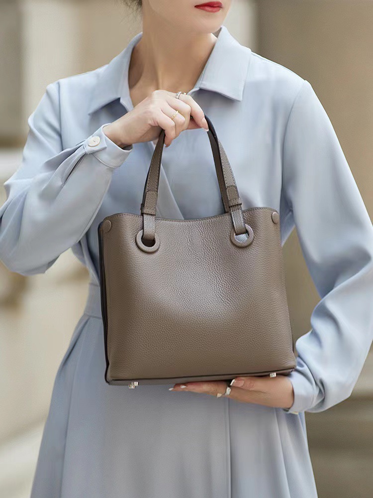 Qiandian Bags 2026 New Trendy Bucket Bag For Women, Soft Leather Large Capacity Crossbody Handbag, Stylish Shoulder Bag - Thumbnail 6