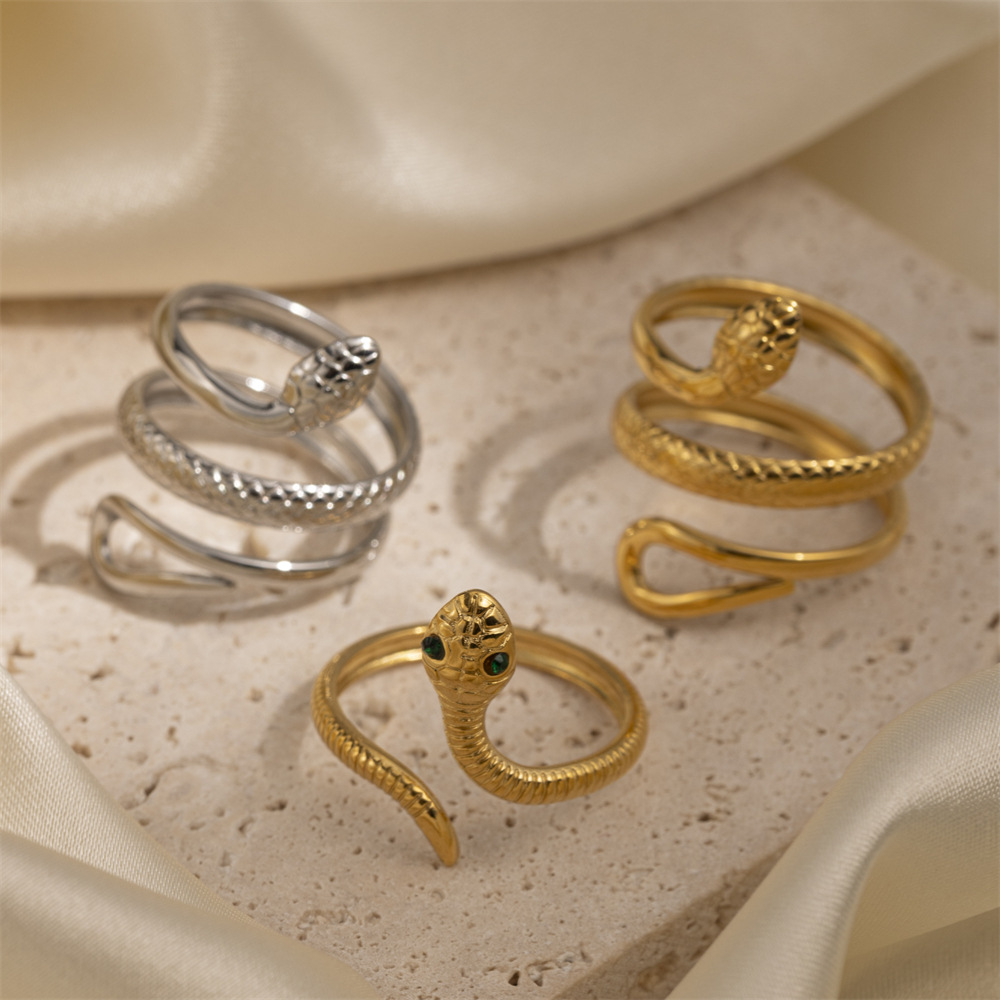 Anillo de acero inoxidable de estilo europeo y americano de Tena, acero de titanio, sin decoloración, serpiente espiritual, joyería de lujo ligera, anillo de diseño de nicho femenino, transfronterizo