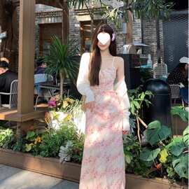法式浅粉色吊带碎花连衣裙女新款渡假风气质长裙图片色薄纱修身型