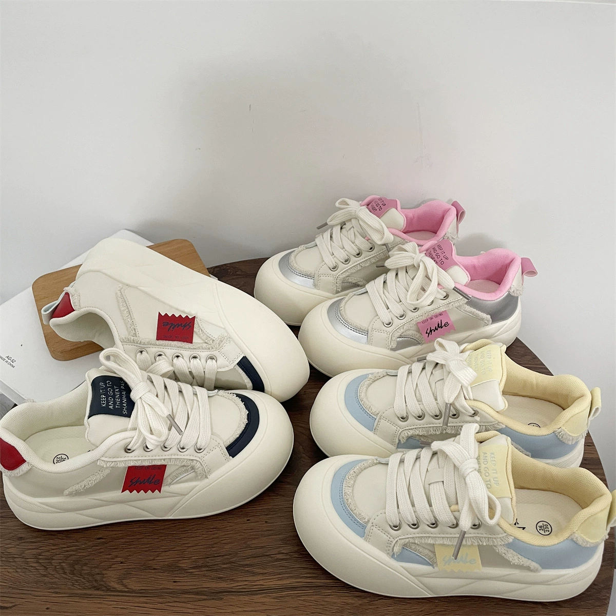 Хлебная обувь для женщин s прилив увеличить толстую подошвы, легкие мягкие подошвы осенние туфли с юбкой и кожей, маленькие белые туфли