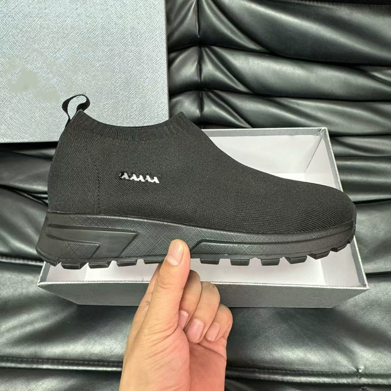 2024 Летние трикотажные сетчатые повседневные кроссовки черные удобные простые педали дышащие носки туфли для мужчин