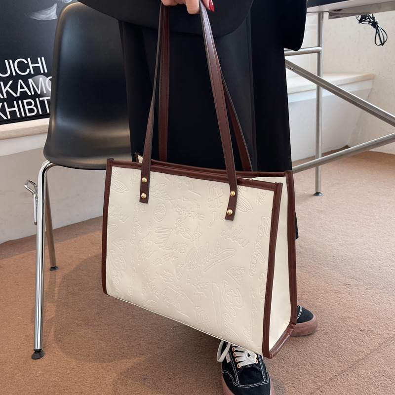 Bolsa de gran capacidad para mujeres otoño / invierno 2022 nueva moda de moda simple atmósfera bolsa de viaje de hombro japonesa bolsa especial