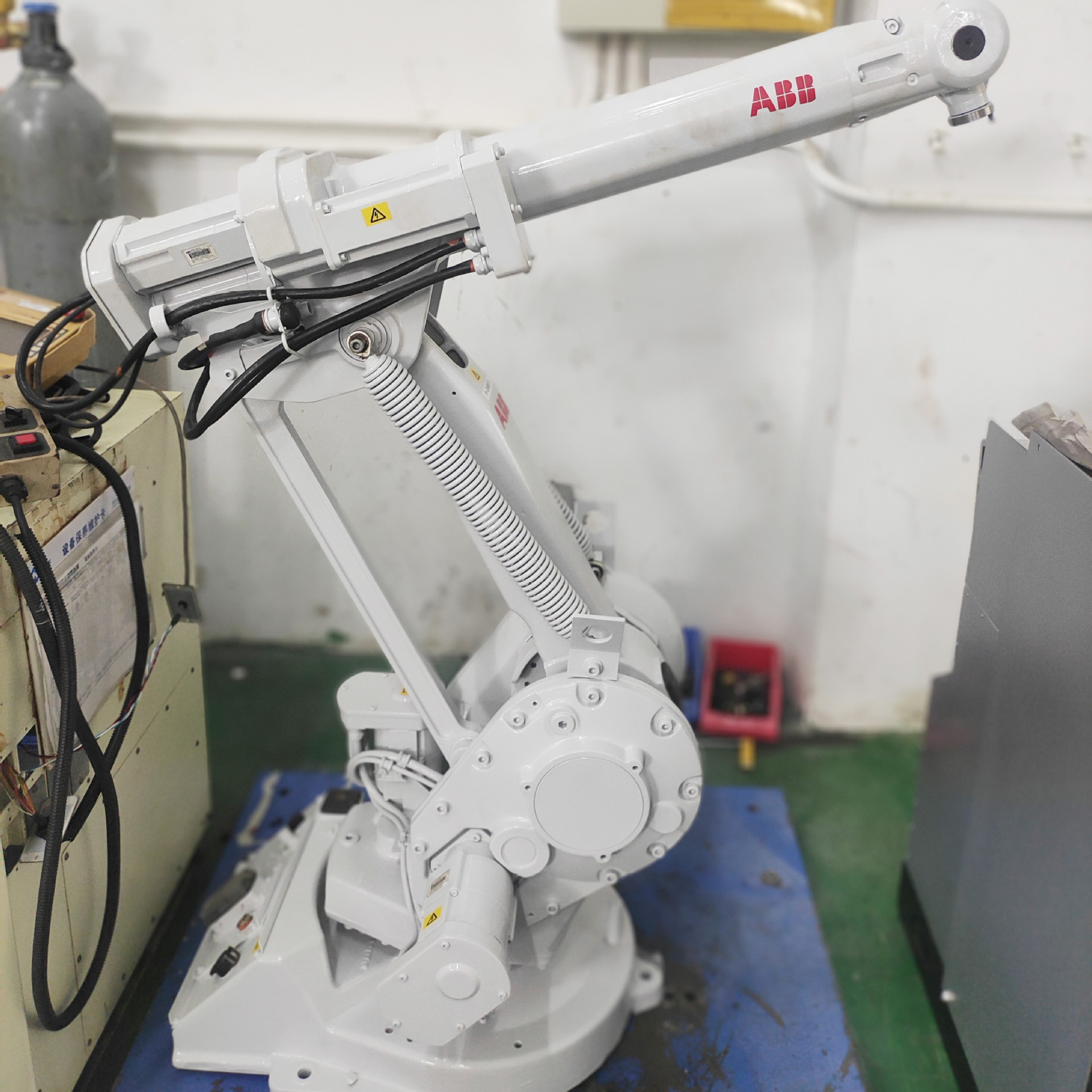 Second-hand ABB industrial robot IRB1410-5/1.45 automatic welding handling loading and unloading mechanical arm