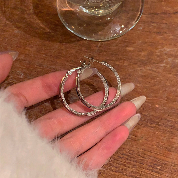 甜酷风辣妹素圈耳圈耳环2025年新款简约圆脸耳环个性网红圆圈耳饰|undefined