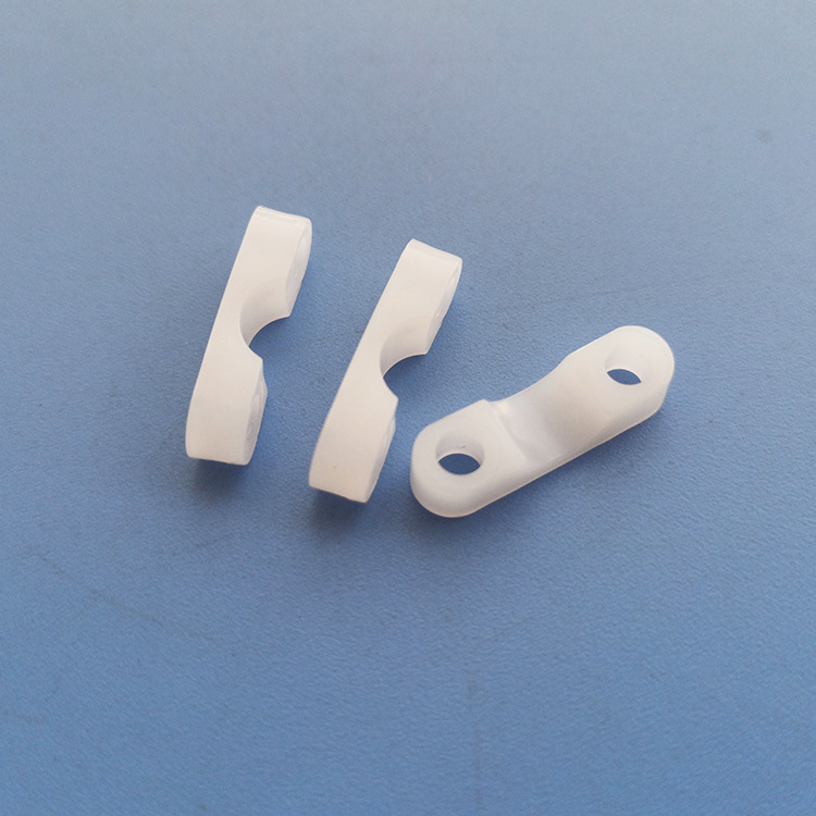 东莞龙三塑胶标准件厂家供P14-7压线板孔距14mm压线片拱形压线扣