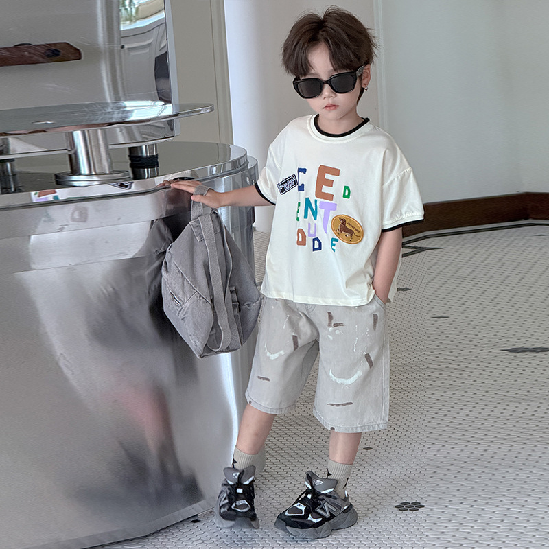 7412 Traje coreano de manga corta para niños 2025 Nuevos pantalones cortos de verano para bebés para niños Ropa de moda para niños Cool y guapo