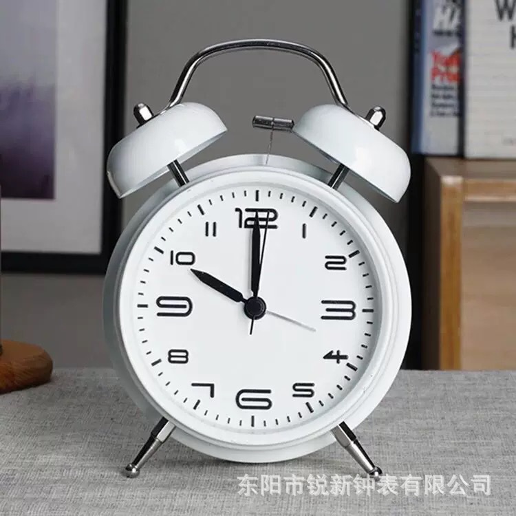 Directo de fábrica batería creativa de metal de 4 pulgadas palabra tridimensional campana despertador estudiante dormitorio mudo reloj con luz de noche