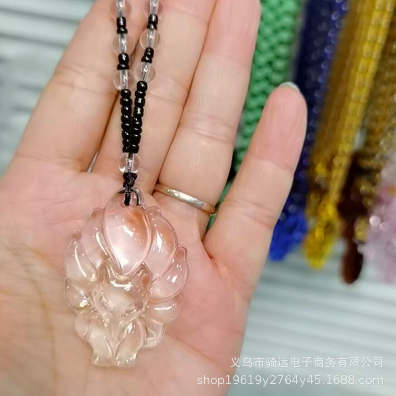 Nuevo estilo de imitación Calcedonia verde Nueve Cola de Zorro colgante MEDIADOS DE-longitud collar de Zorro Rosa de Cristal colgante de Jade regalo al por mayor para las mujeres