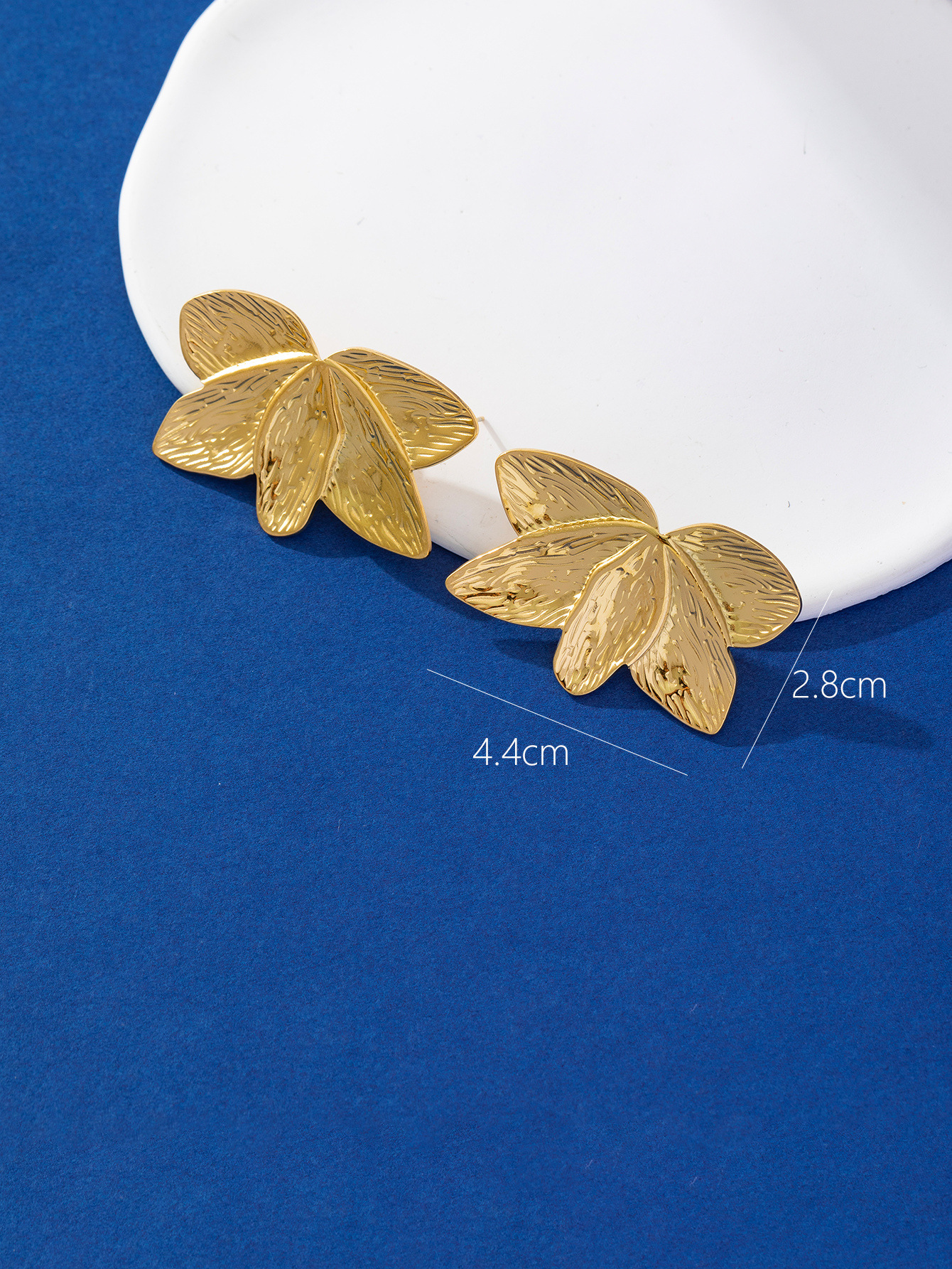 1 Pair Elegant Lady Modern Style Leaf Flower Plating 316 Stainless Steel  18K Gold Plated Drop Earrings display picture 1