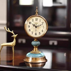 美式客厅复古家用座钟台钟摆件欧式创意家居床头柜钟表 Desk lamp
