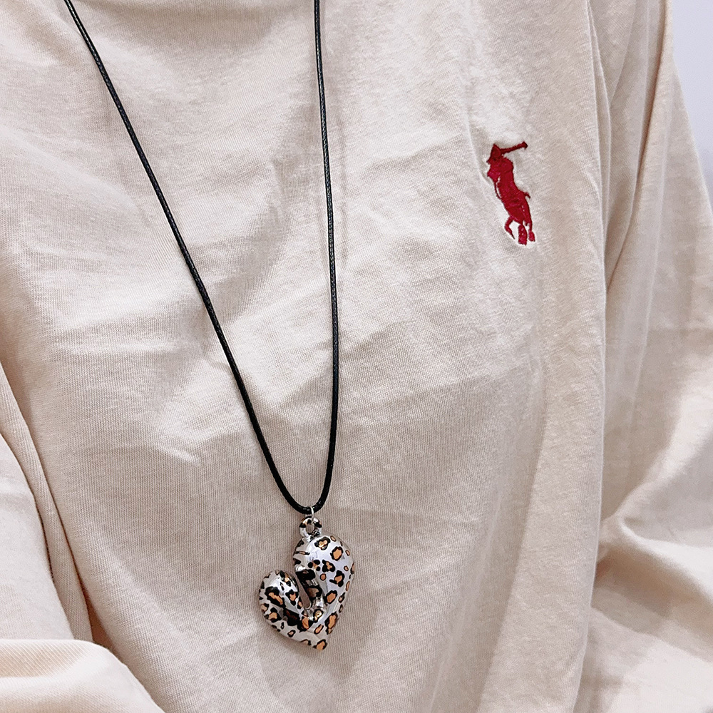 19g Weight Resin Pendant Material Pendant Necklace Classification Wax line Chain Material Woven Chain Chain Type 1 Piece Quantity Daily Occasion Resin, Wax line Material Star, Heart Shape, Leopard Pattern Women's Gender Retro Style Retro Star Heart Shape Leopard Resin Wax Line Woven Chain Pendant Necklaces Wholesale 2