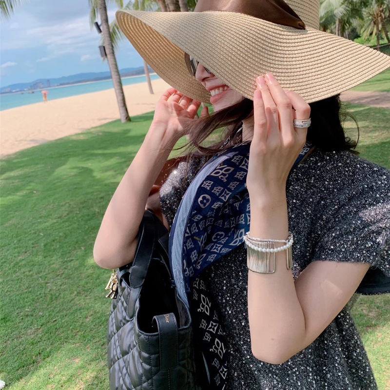 2025春时尚套装 Super美银箔纱秘鲁珠片套装女针织开衫裙子两件套|undefined