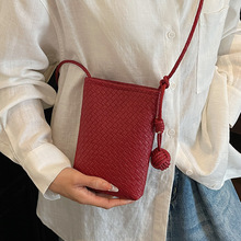 �����n��С���ٴ�����С����Ů2025�¿�߼��Ђ����֙C�μ�б���