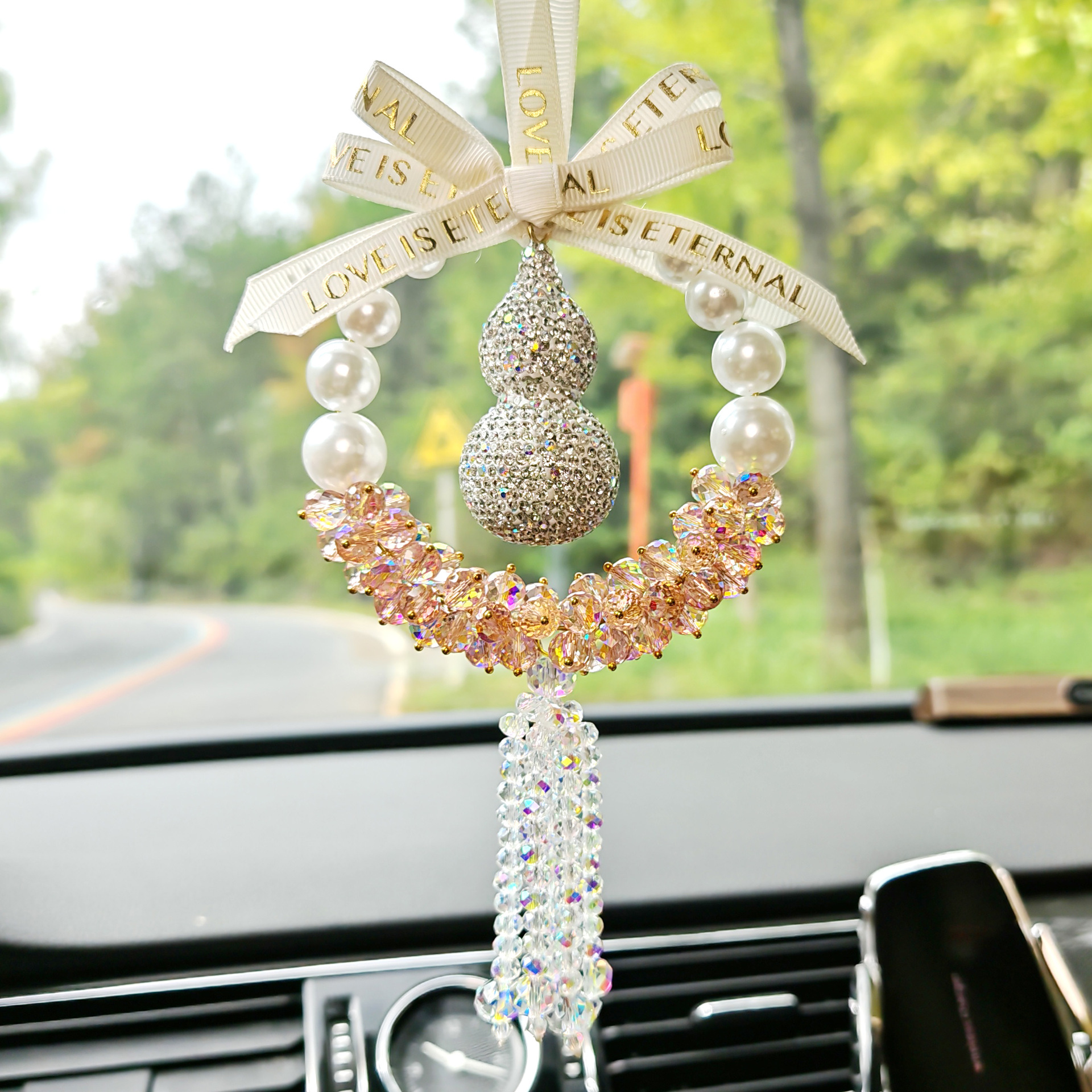 New Style Crystal Gourd Car Pendant with Diamonds, New High-End Car Accessory for Women, Trendy Crystal Gourd with Diamonds