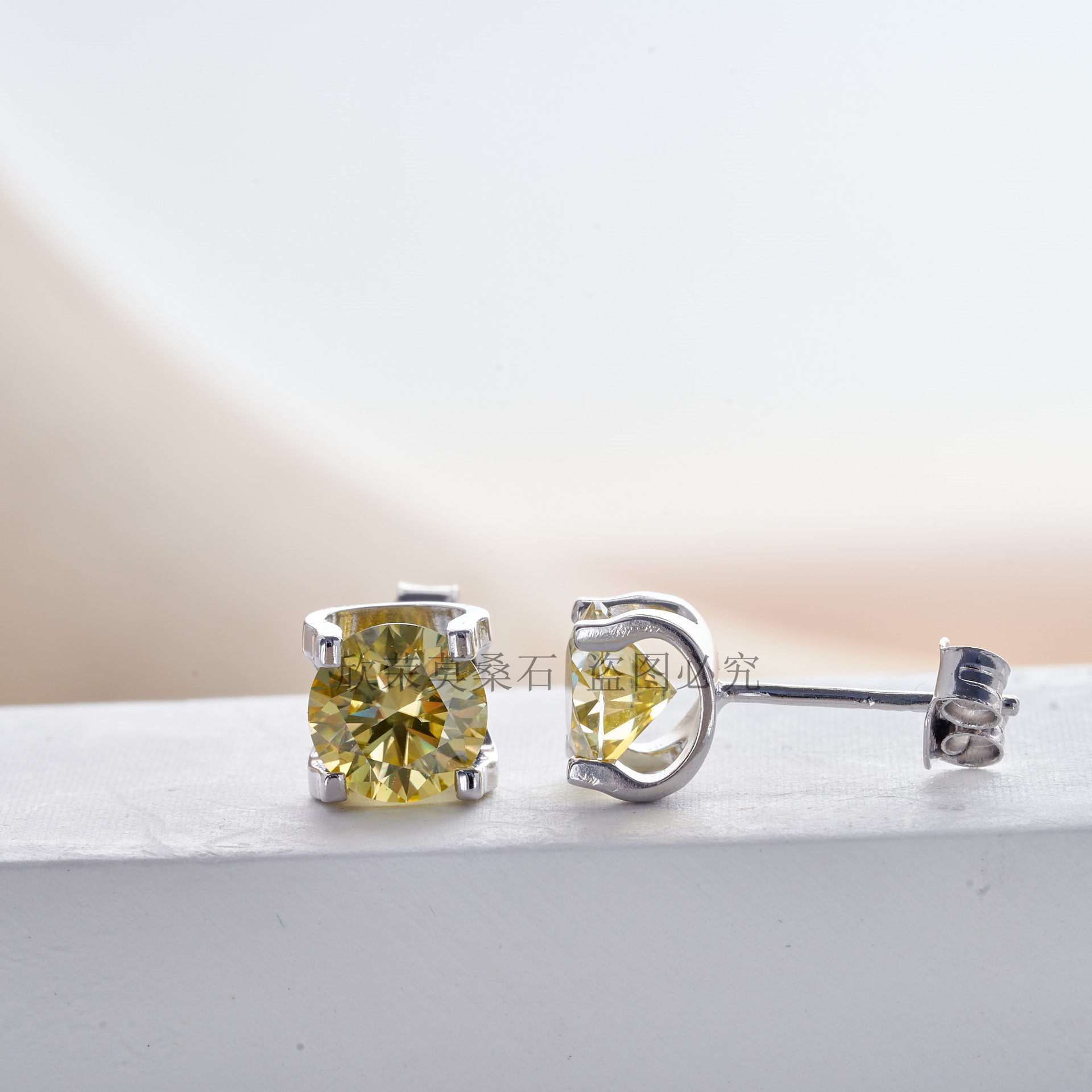 1CTX2 pernos de piedra de moissanita amarillo limón con certificado GRA cabeza de toro pernos de piedra de moissanita se pueden medir con un bolígrafo de plata S925