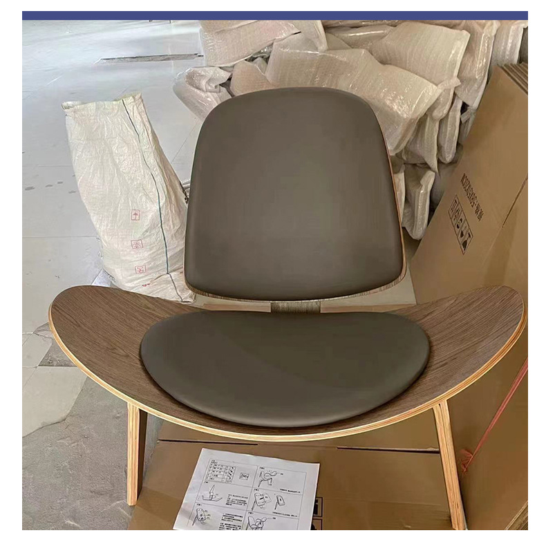 블랙 가죽 + 호두