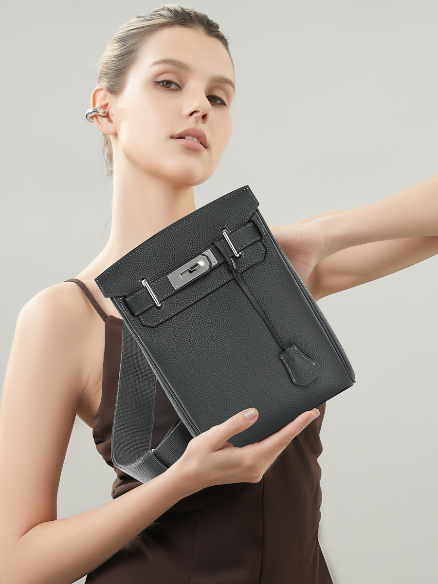 Universal quality chest bag for men and women