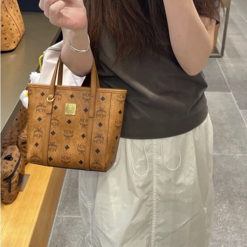 New Mc Basket Bag for Women, Classic Retro Print, Versatile Tote, Fashionable Handbag, Shoulder Bag, Crossbody Bag