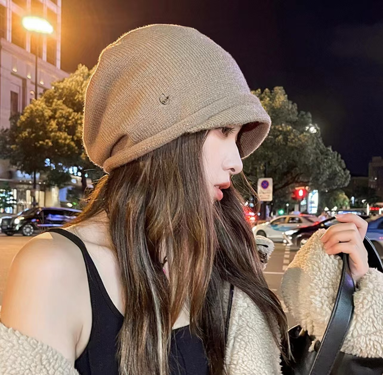 카키색